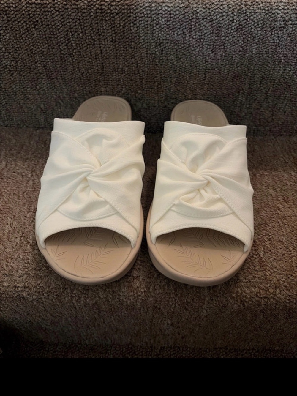 Women’s Life Stride White Knot-Front Slide Sandals